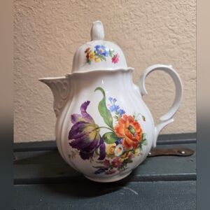 Wunsiedel Bavarian Porcelain Coffee Teapot 8” Flower Garden